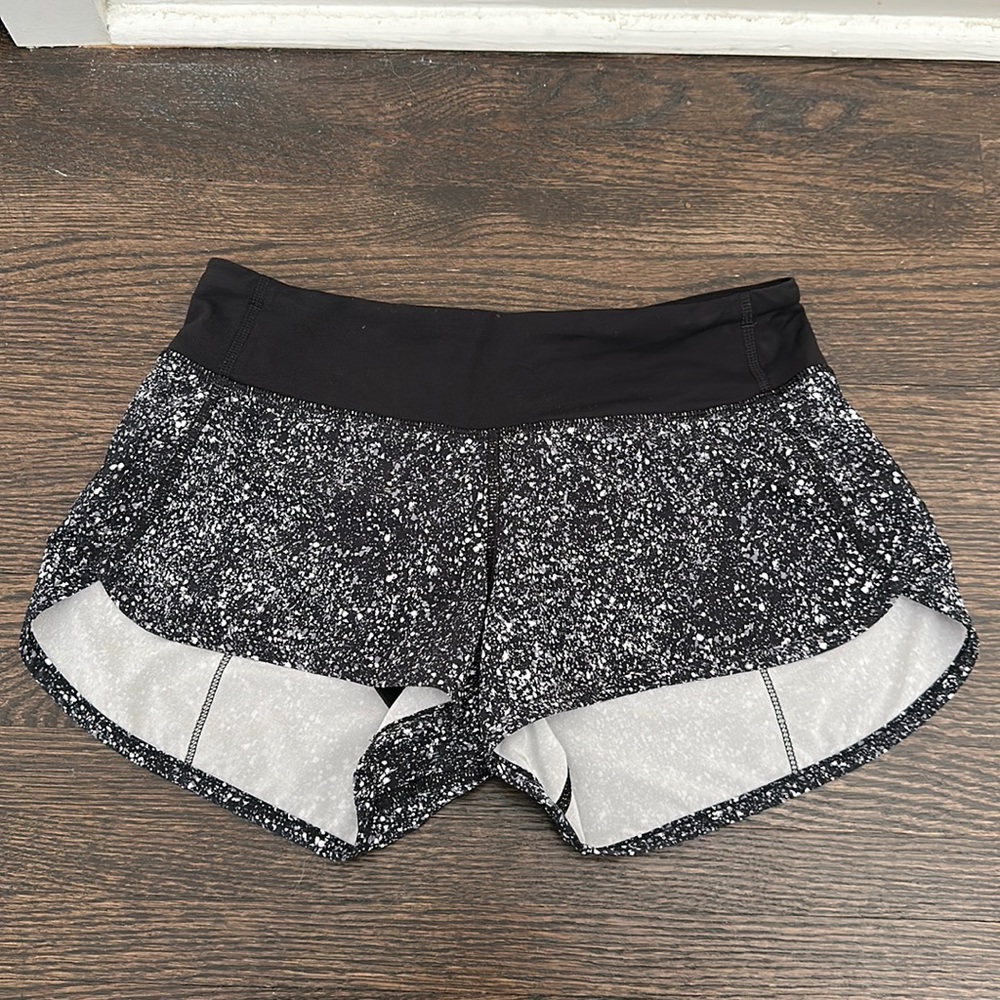 Lululemon Speed Up Shorts in Black/White